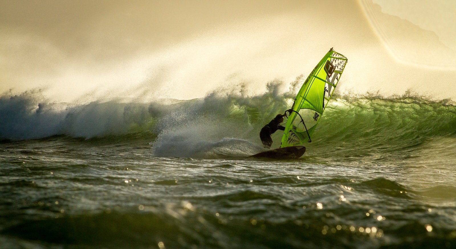 Jak i jaką dobrać piankę na windsurfing