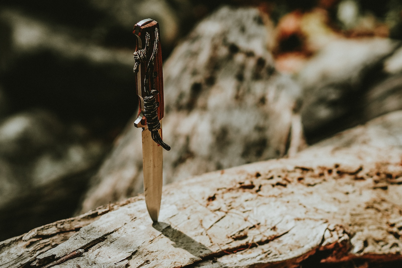 Jaki nóż wybrać do bushcraftu
